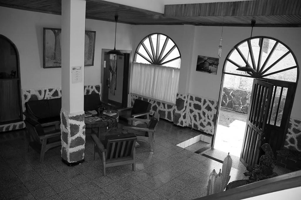 Hostal Castro Galapagos Puerto Ayora  Exteriör bild