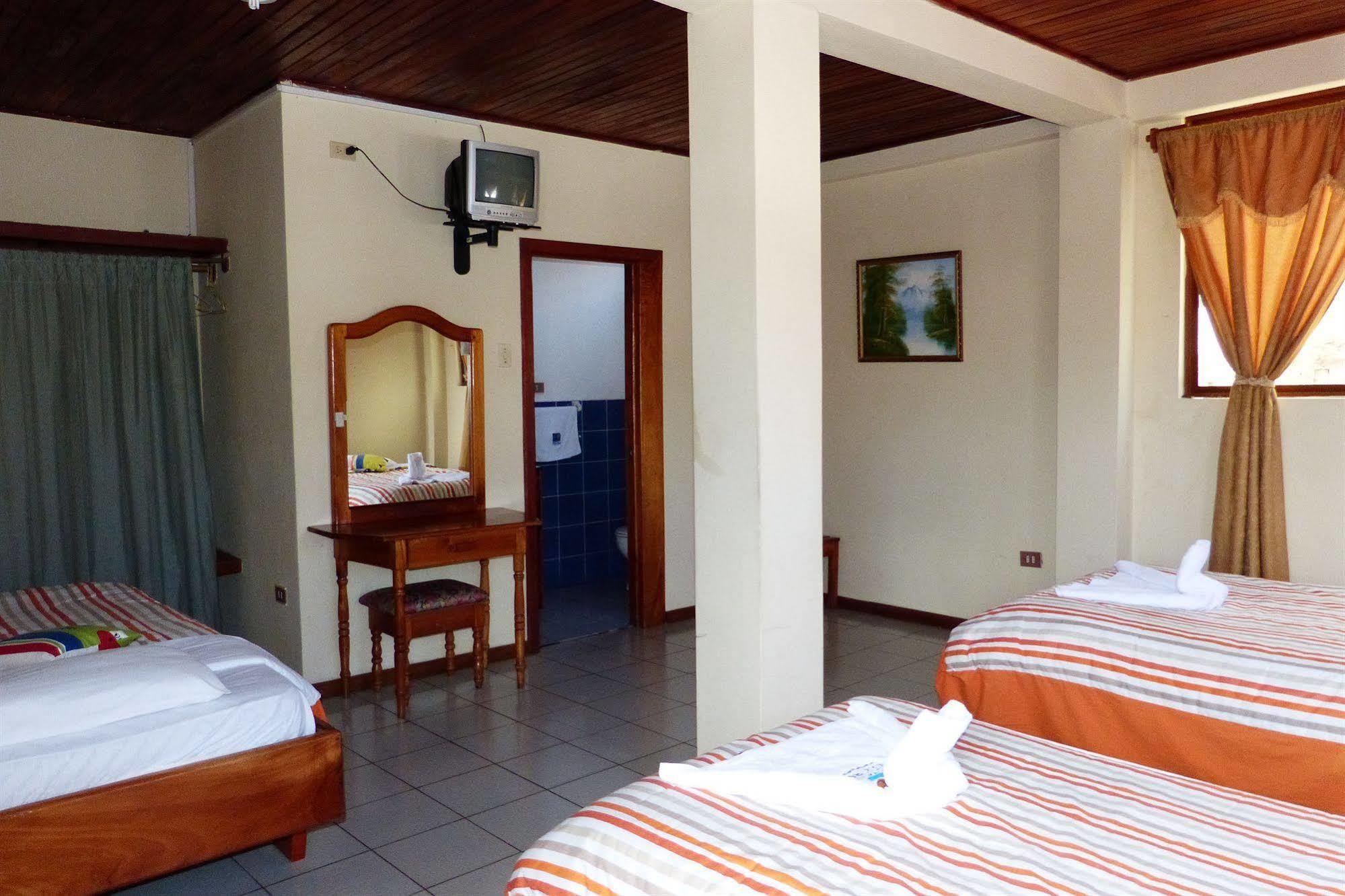 Hostal Castro Galapagos Puerto Ayora  Exteriör bild